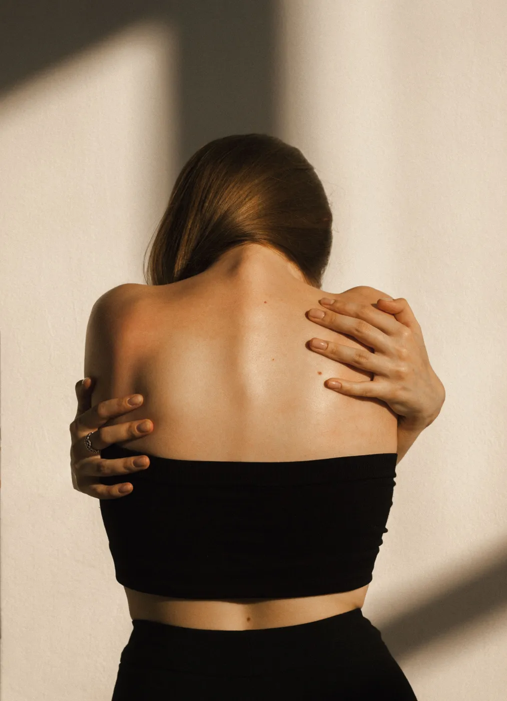 Illustrative bodywork, movement or back-awareness photograph